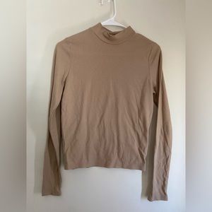 Large/ Turtle Neck fits shrugged perfect for winter or office wardrobe!